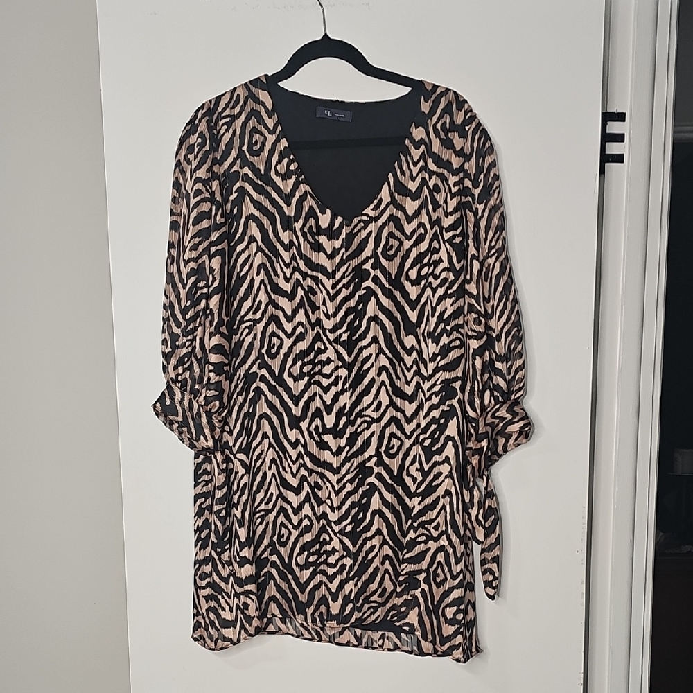 Chic Zebra Print Tunic Top